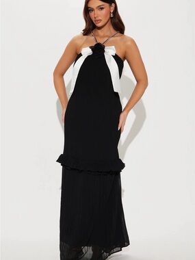 Elegant Black Strapless Maxi Dress with White Bow Detail